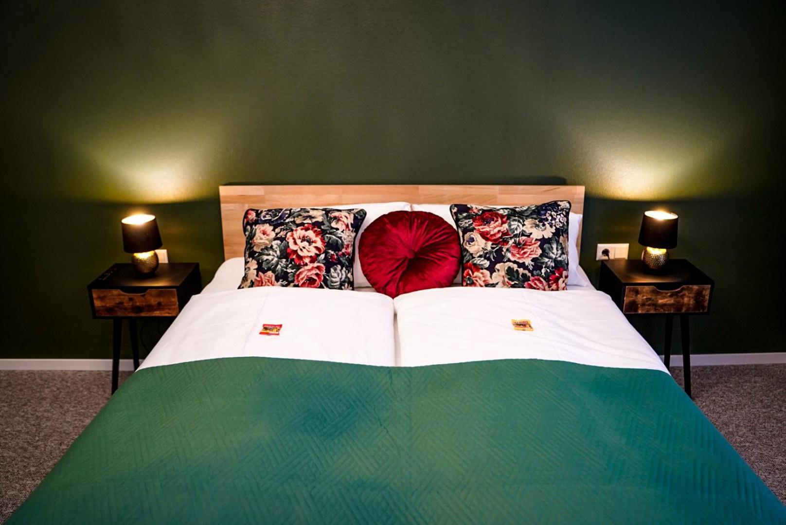 Hotel Residenz Luxury Apartments 메칭엔 외부 사진
