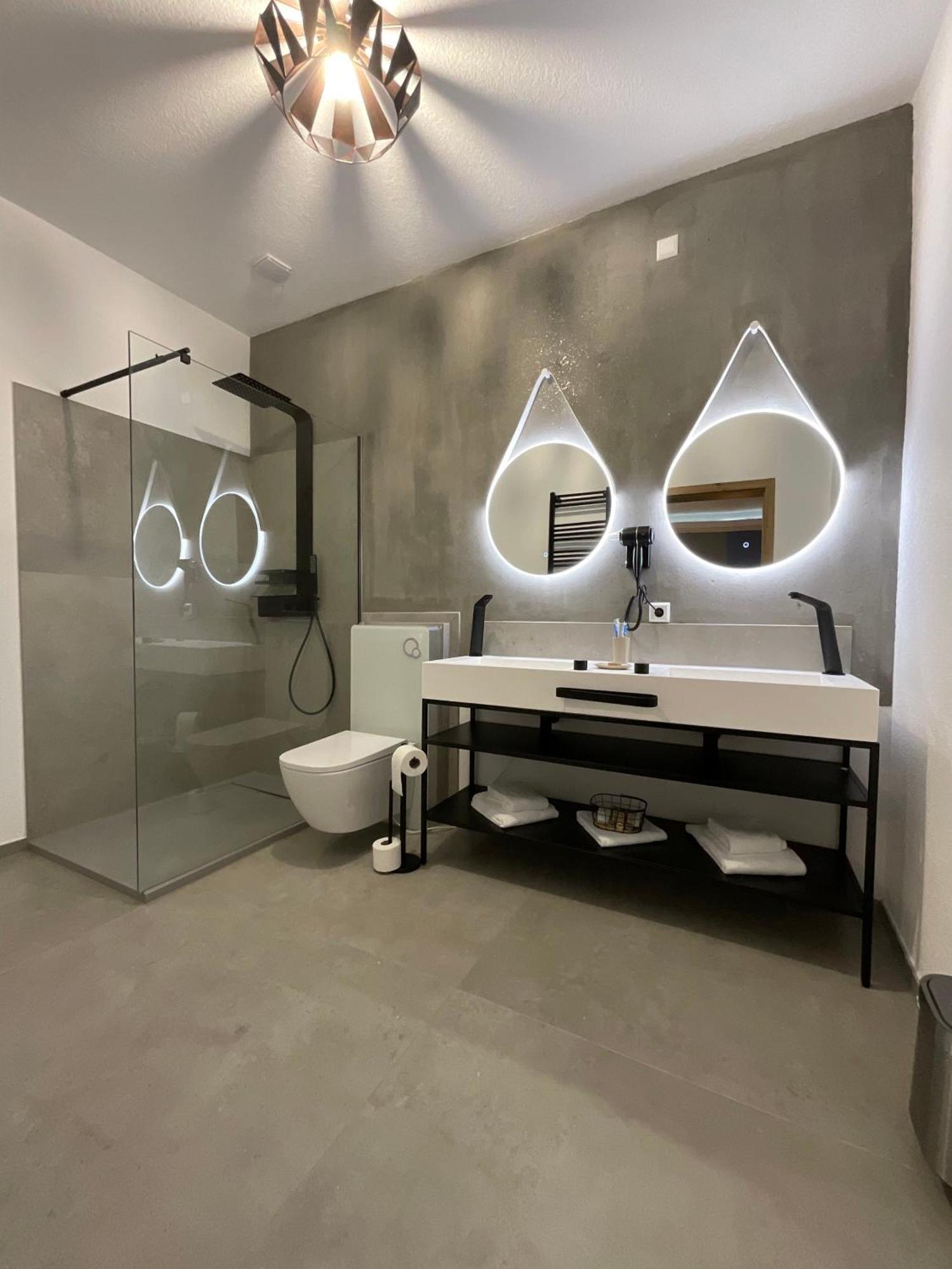 Hotel Residenz Luxury Apartments 메칭엔 외부 사진