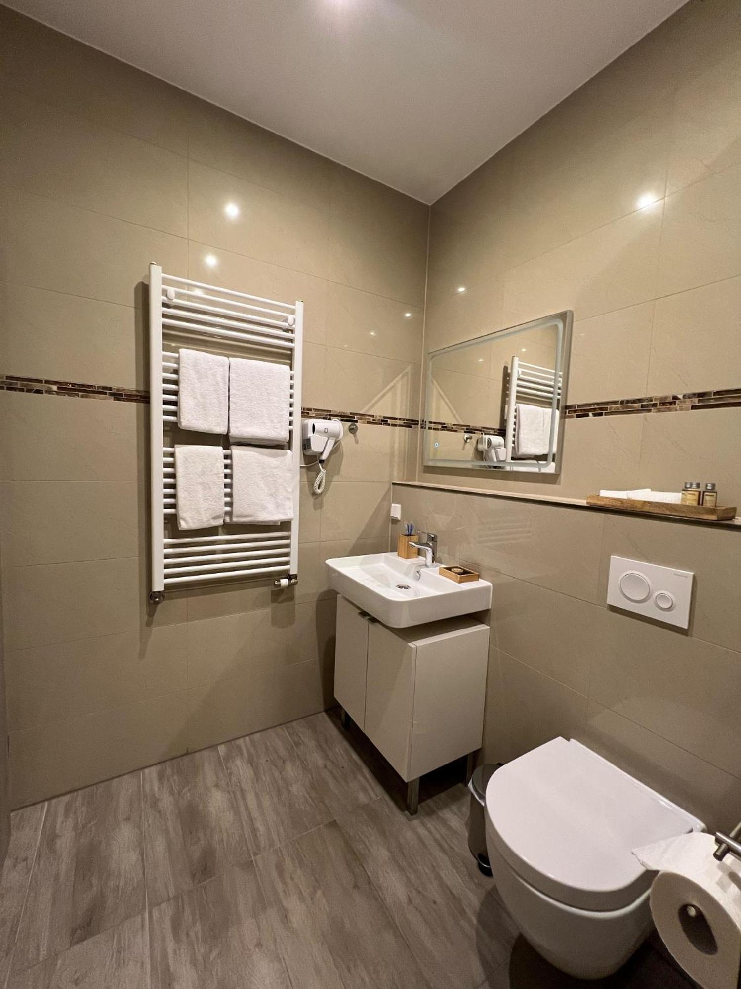 Hotel Residenz Luxury Apartments 메칭엔 외부 사진