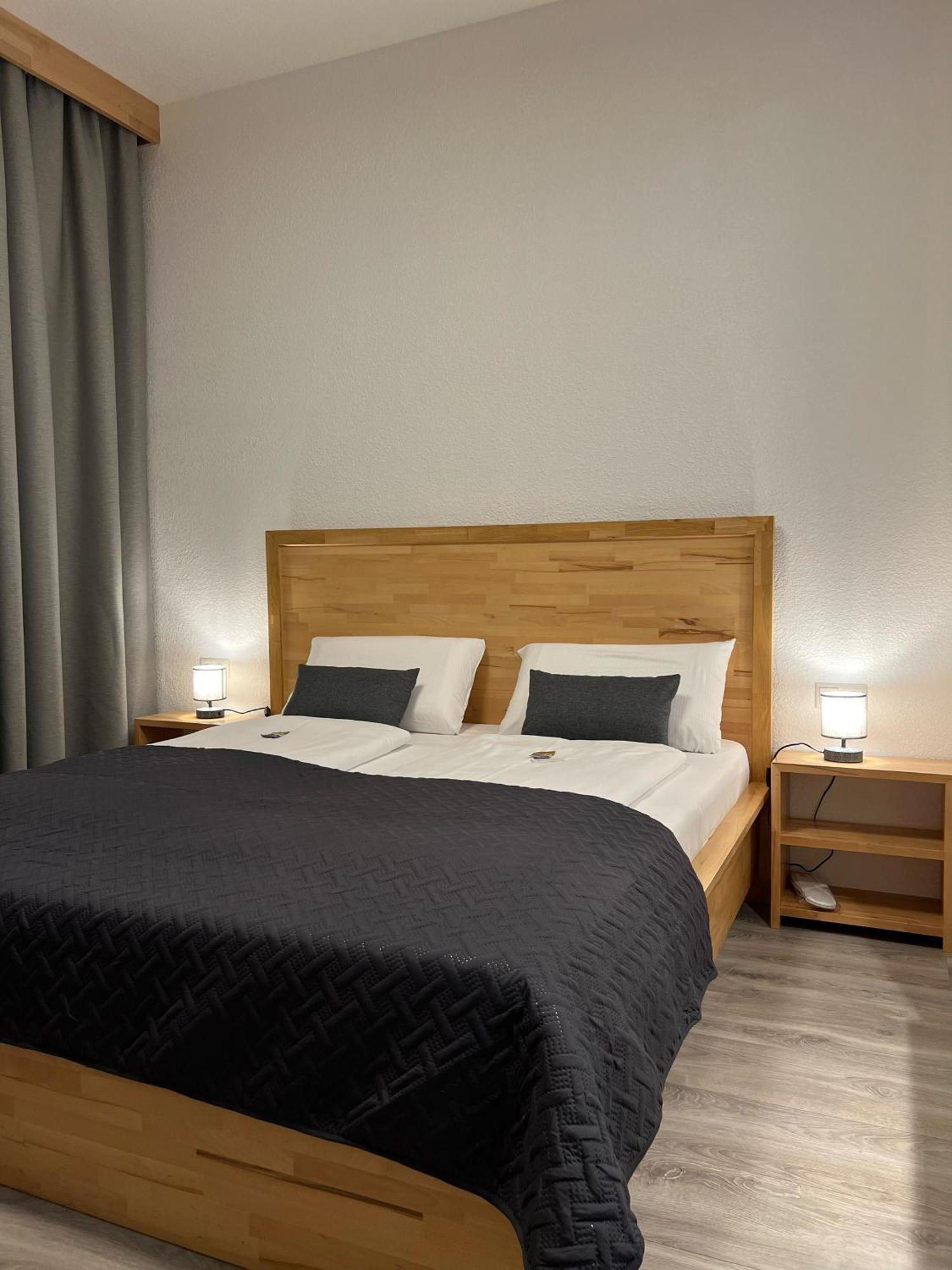 Hotel Residenz Luxury Apartments 메칭엔 외부 사진