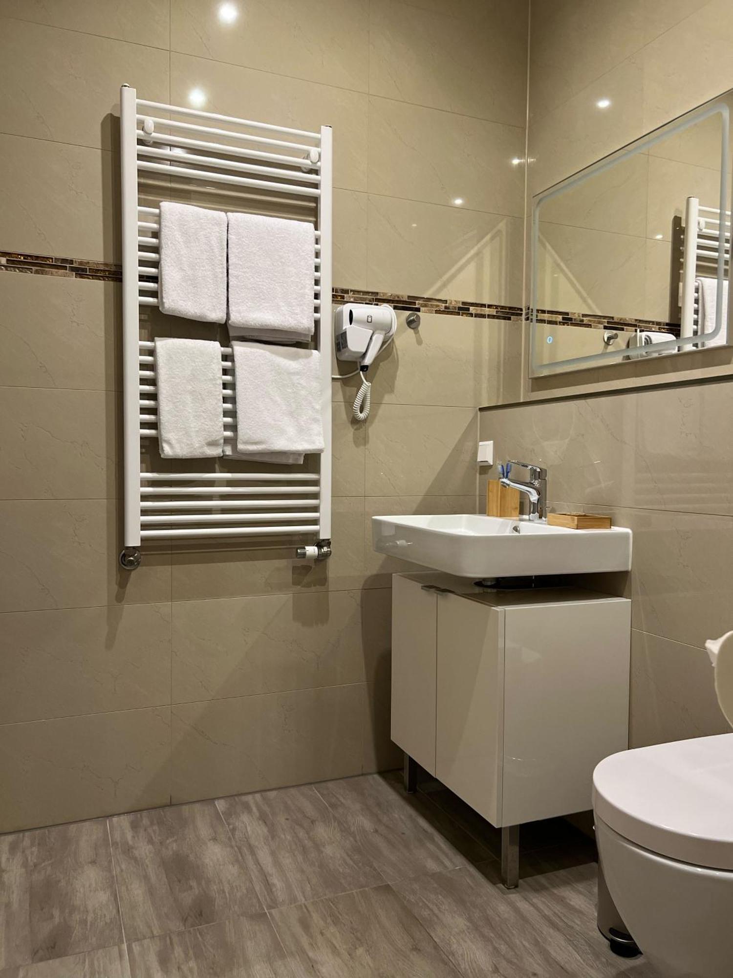 Hotel Residenz Luxury Apartments 메칭엔 외부 사진