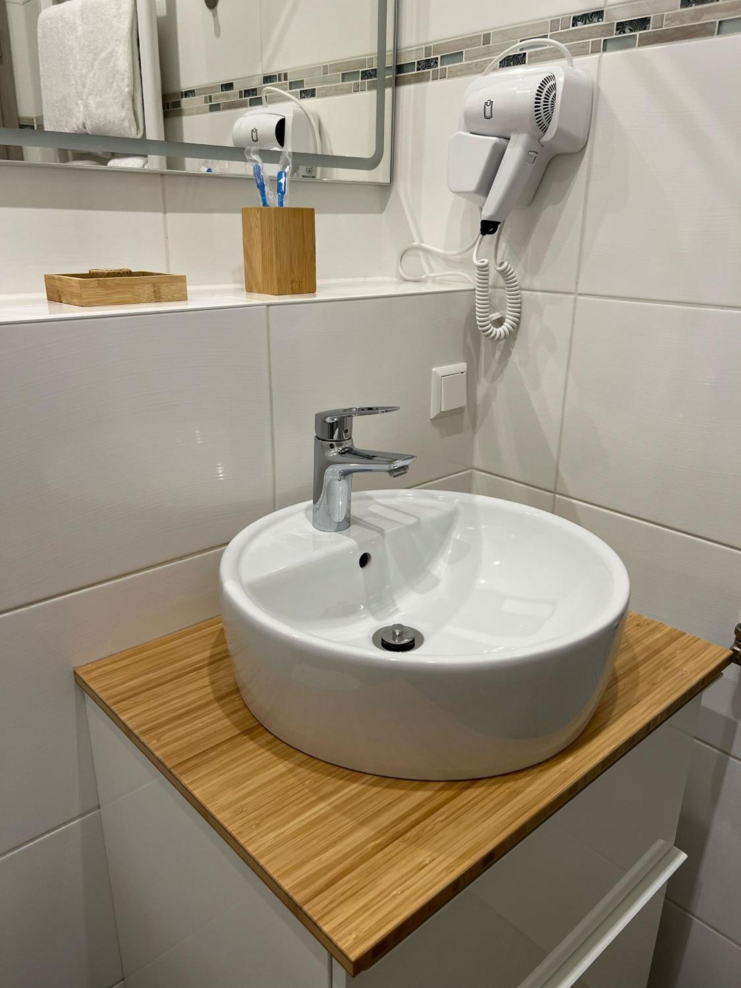 Hotel Residenz Luxury Apartments 메칭엔 외부 사진
