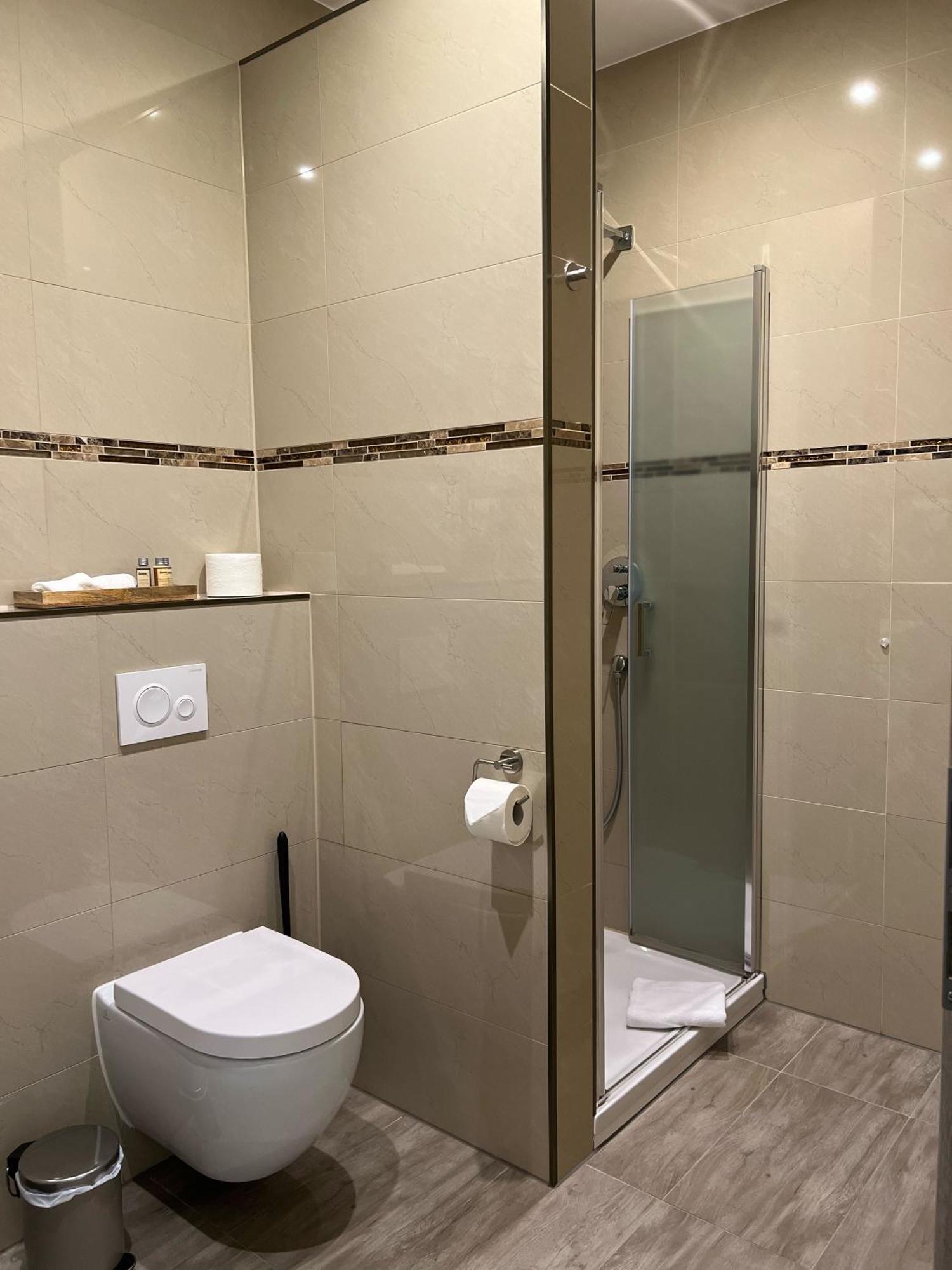 Hotel Residenz Luxury Apartments 메칭엔 외부 사진